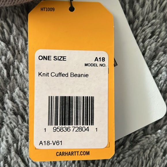 NWT Knot Cuffed Carhartt Beanie - Picture 2 of 2